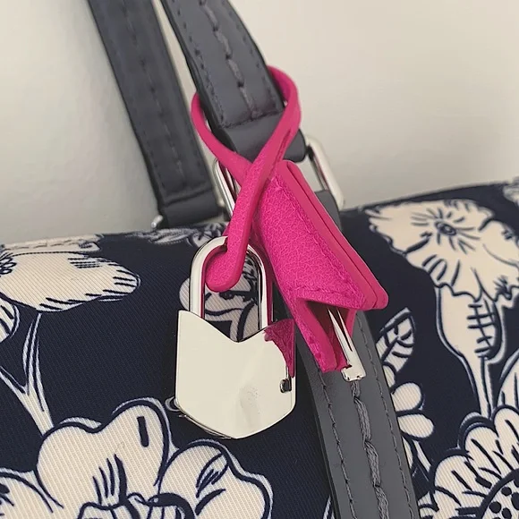 🔥🎉 HP!🔥🎉Vera Bradley Midtown Small Tote Midnight Floral Lockable Women's Bag - Picture 3 of 9